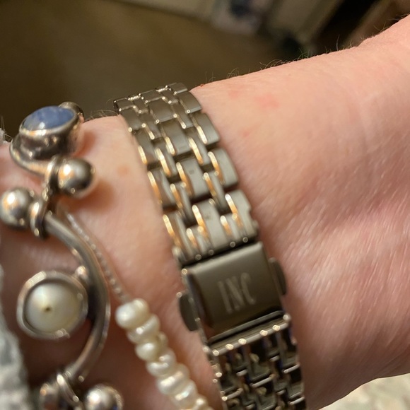 INC Ladies watch. Silver - Picture 5 of 8